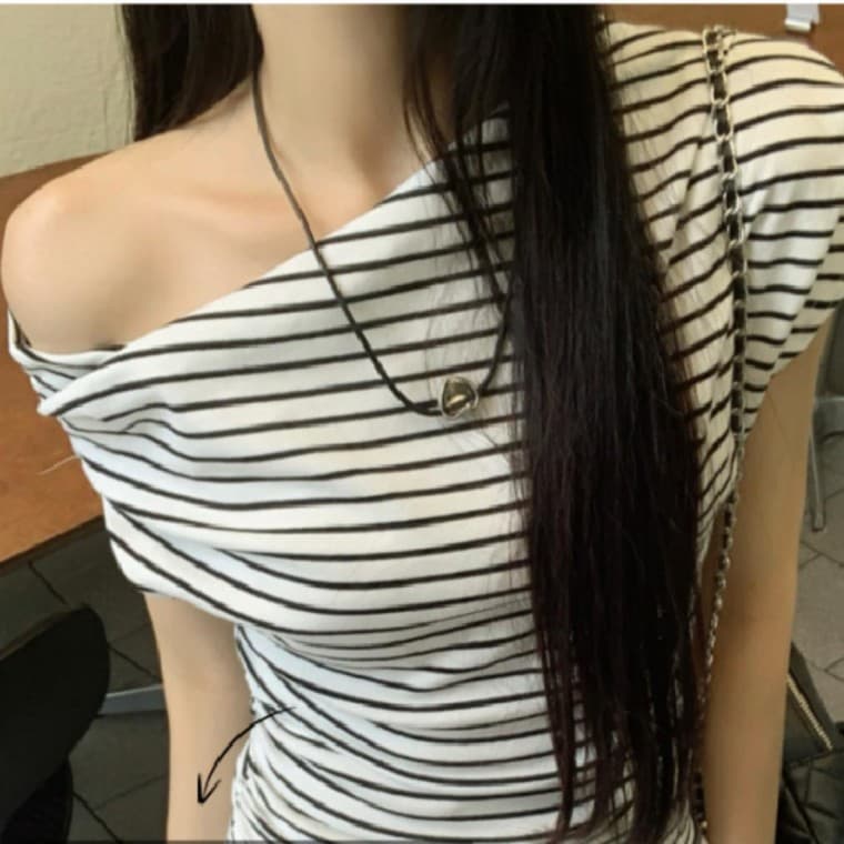 여성 스트라이프 원숄더티 오프숄더 얇은 반팔 티셔츠 슬림핏 여름 데일리