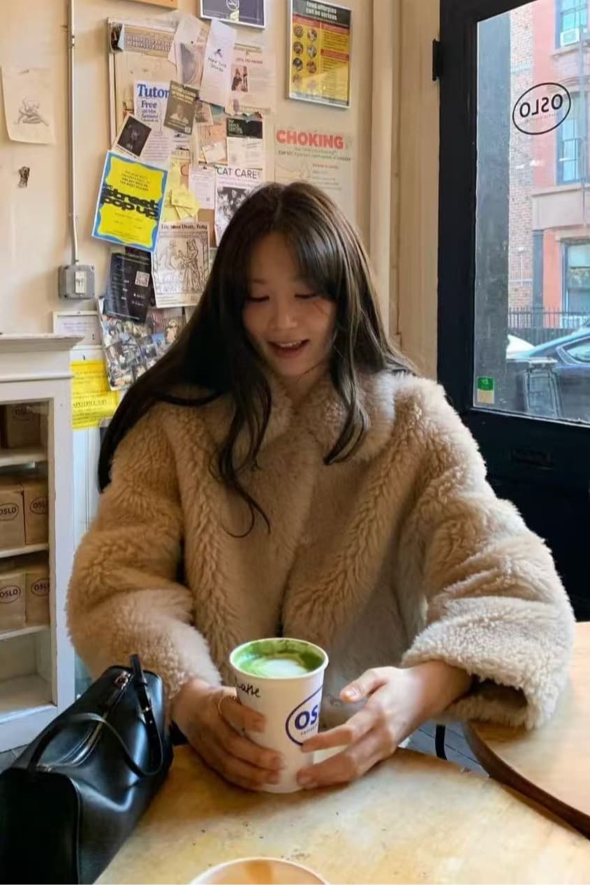 겨울 털깃이 달린 짧은 코트 6