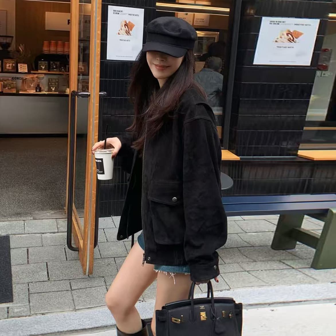다용도로 활용 가능한 라펠과 더블 포켓 디자인 4