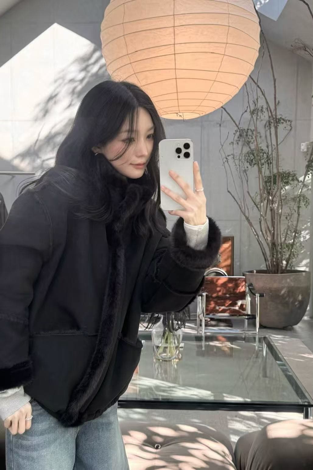 두꺼운 스웨이드와 모피 코트 6