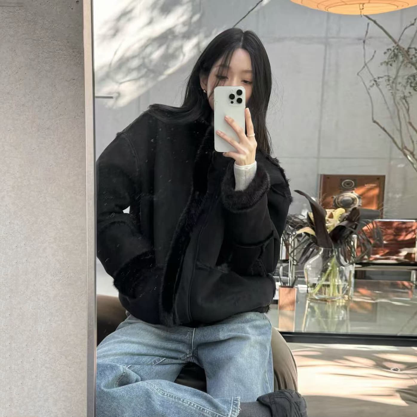 두꺼운 스웨이드와 모피 코트 2