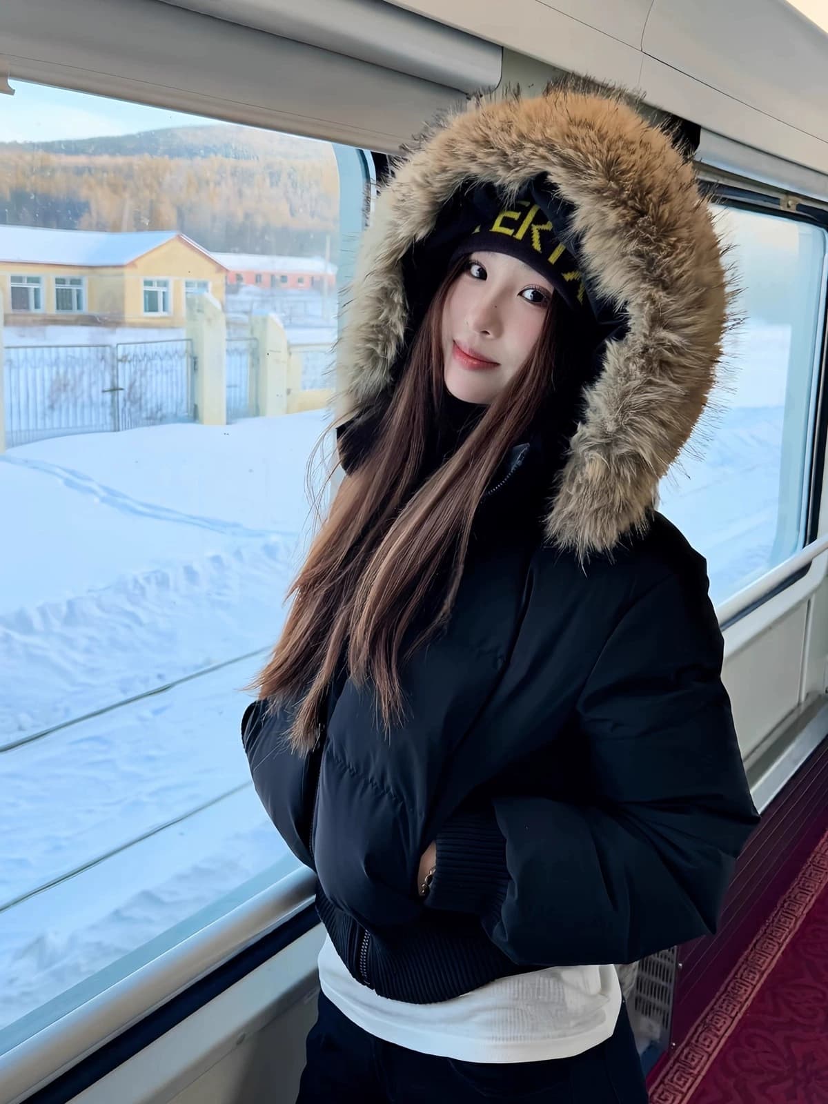 Finland Snow Environment Waist-cinching Short Style Ken Beans Wind Down Padded Women 2026 Year New Style Petite Big fur collar Winter Coat